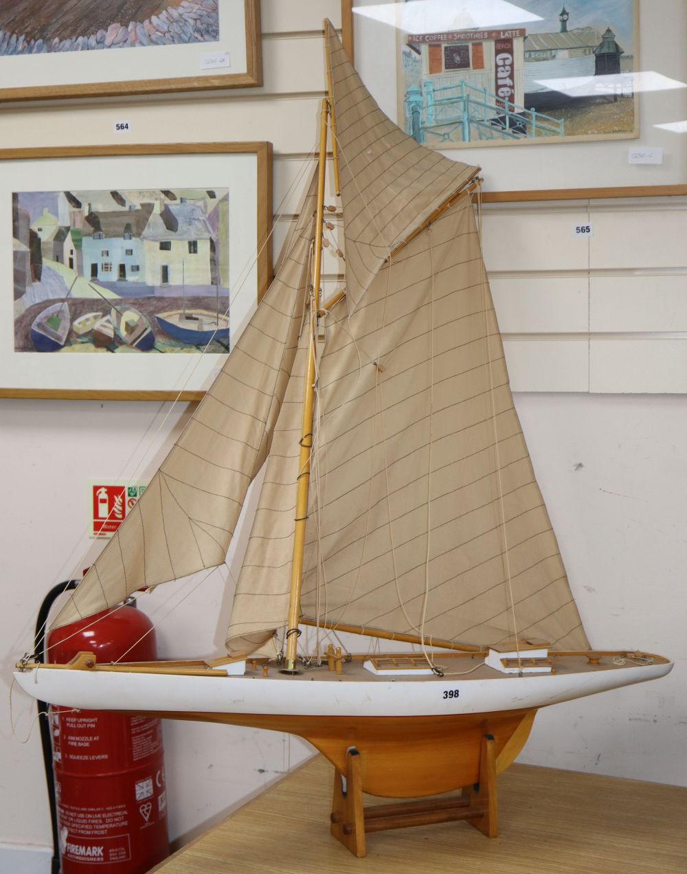 A model pond yacht, length 90cm